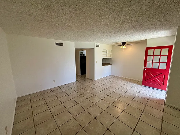 1941 W Morten Ave — Photo 15