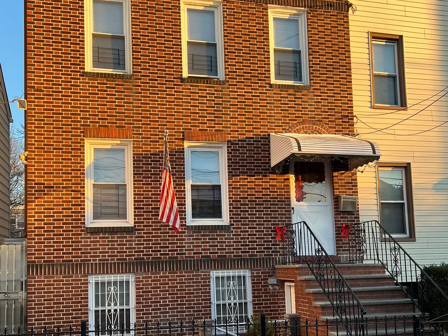 3 bed, 1000 sqft, $2,900 — Photo 1