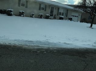 401 Debra Dr, Botkins, OH 45306