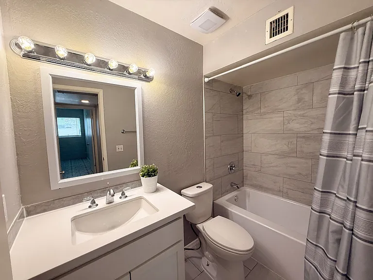 1122 S McClintock Dr #A — Photo 14