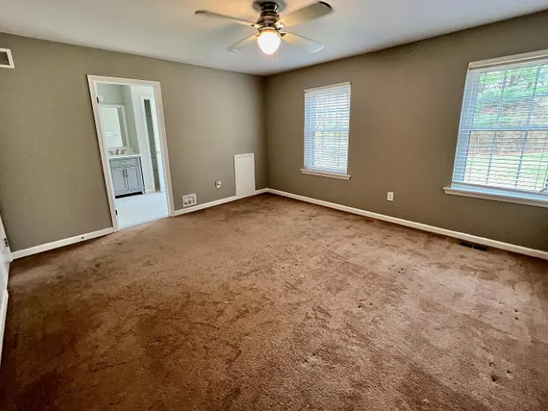1424 Redwood Ct — Photo 7