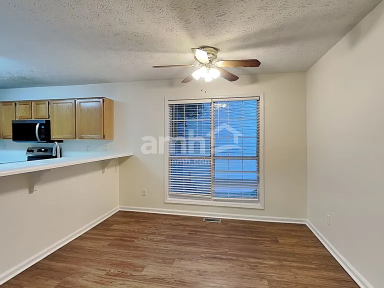 817 Hillary Ct — Photo 5