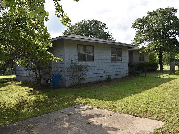 Enjoy being less than 1/2 mile to the Clear Bay entrance to the Thunderbird State Park! This property is ready for your gear -  with a concrete pad for your boat or RV.