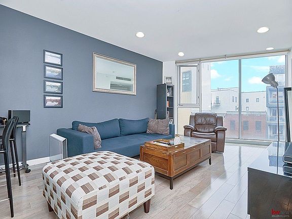 4th image of 591 Washington Ave #401