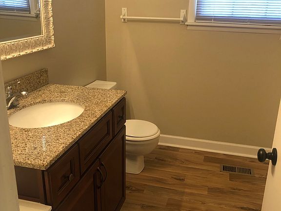 5th image of 104 Noel Ln