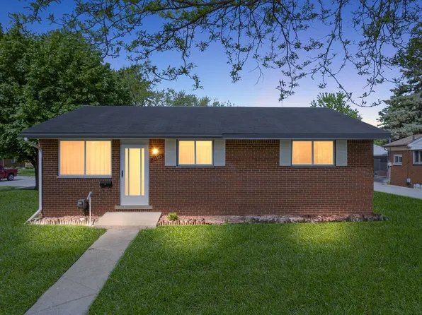 31545 Slumber Ln, Fraser, MI 48026