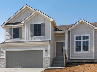 16207 Magnus St, Parkville, MO 64152