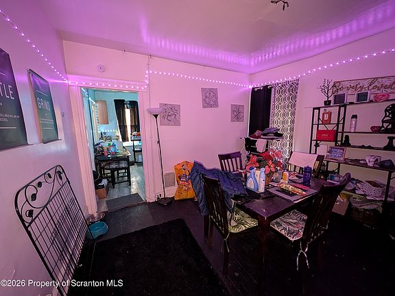 3rd image of 623 Crown Ave