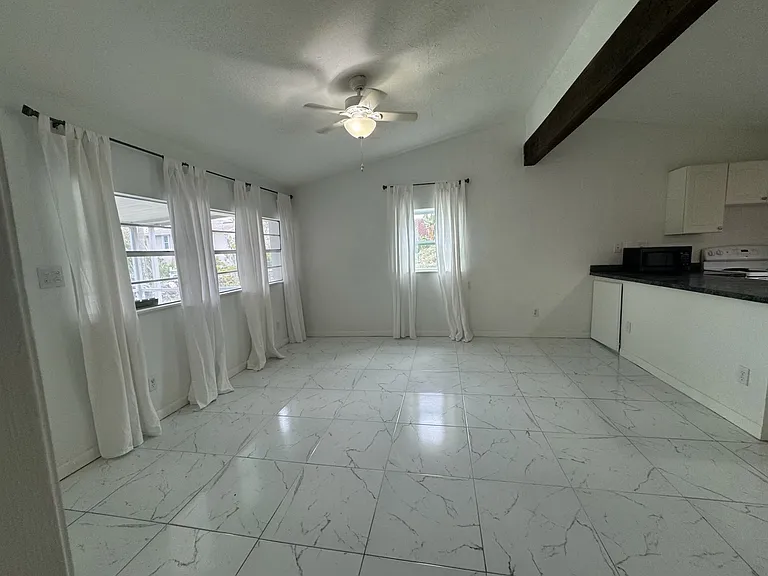 2900 S Peninsula Dr #A — Photo 3