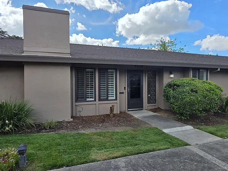 4336 Fair Oaks Blvd — Photo 1