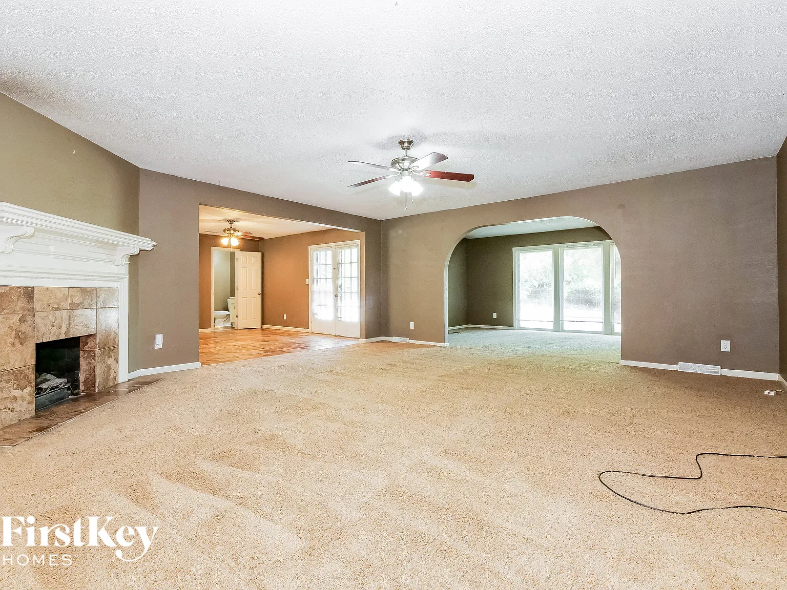 1 bed, 2.5 bath, 1908 sqft, $2,075 — Photo 3