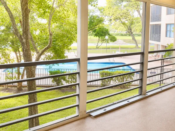2320 S Cypress Bend Dr APT 202, Pompano Beach, FL 33069