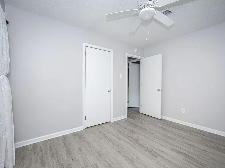 201 Audrey Cir — Photo 30