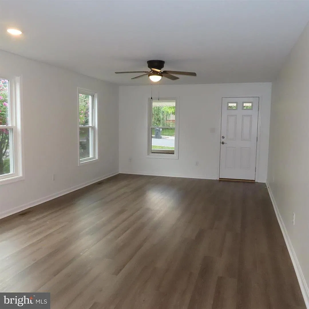2 bed, 1.5 bath, $1,595 — Photo 3