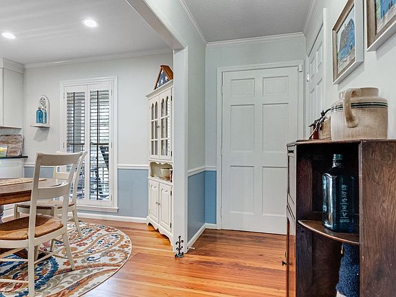 5th image of 578 Dixie Rd