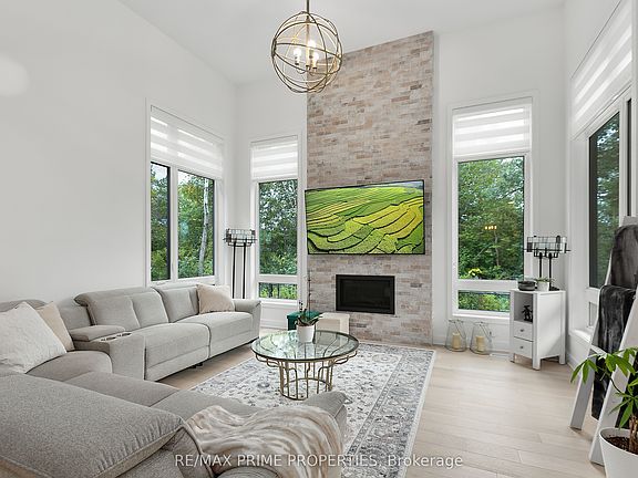 5th image of 194 Bristol Cres