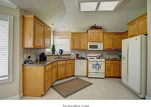 4210 Ludlow Ln — Photo 4