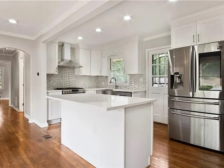 756 Patricia Dr — Photo 11