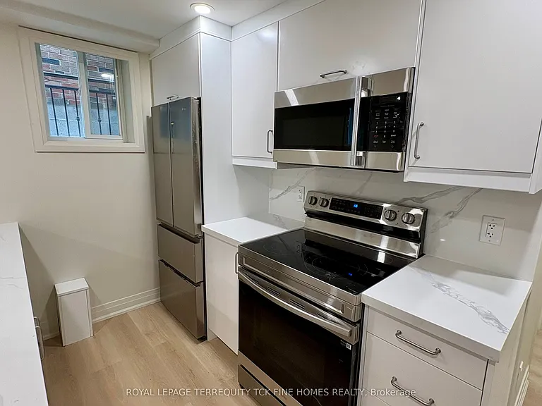 8 Somerset Ave #LOWER — Photo 7