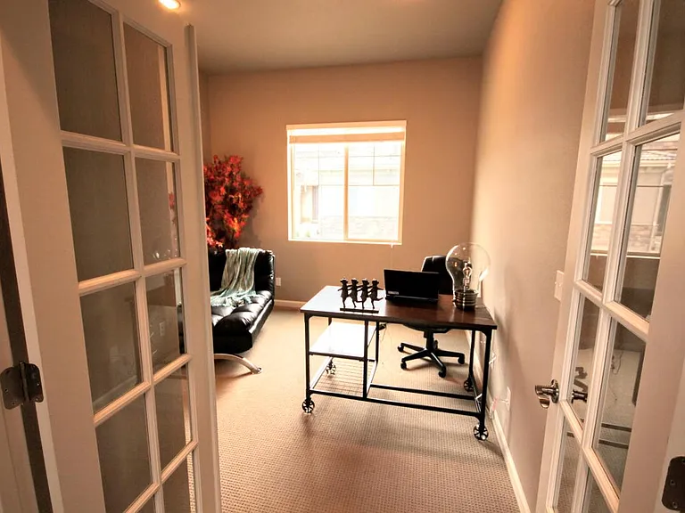 1401 Skyline Dr — Photo 19