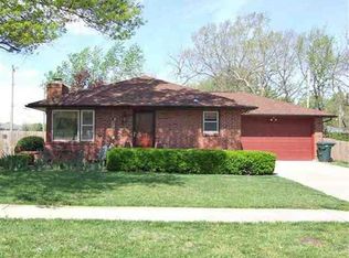 3229 SW McClure Rd, Topeka, KS 66614