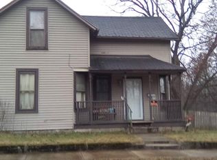 909 E Broadway St, Three Rivers, MI 49093