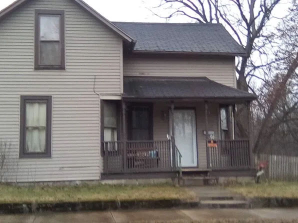 909 E Broadway St, Three Rivers, MI 49093