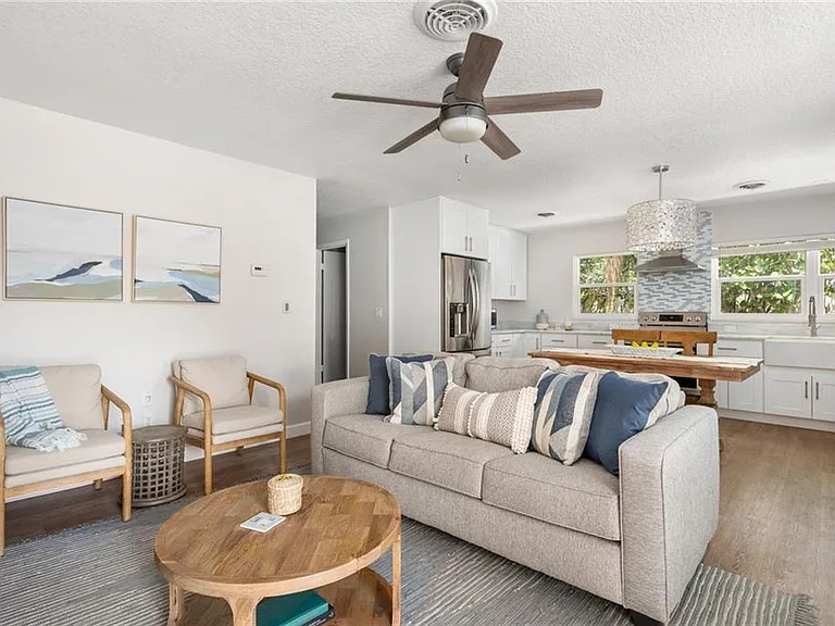 925 Coquina Ln #923 — Photo 5