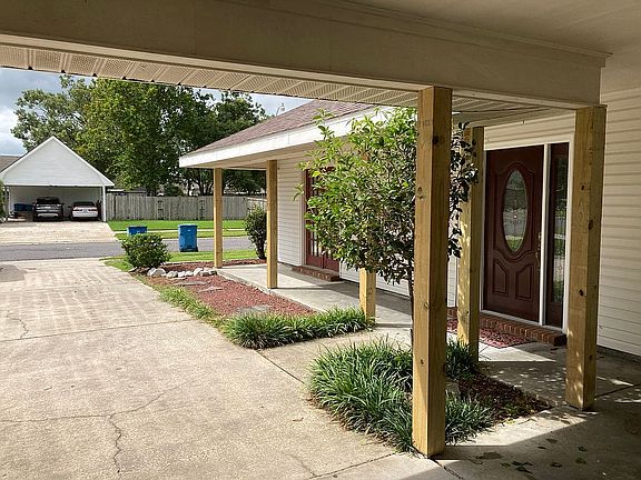 3rd image of 104 Turtle Creek Dr