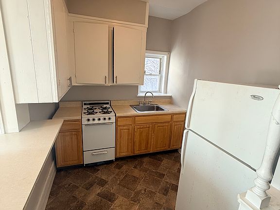 3rd image of 731 Madison Ave APT 2F