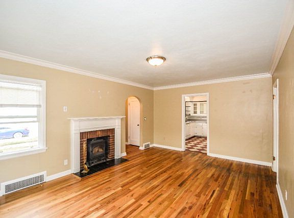 3rd image of 280 E 14th St