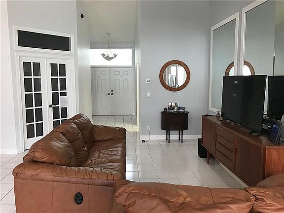 3rd image of 1391 Fairfax Cir E #E