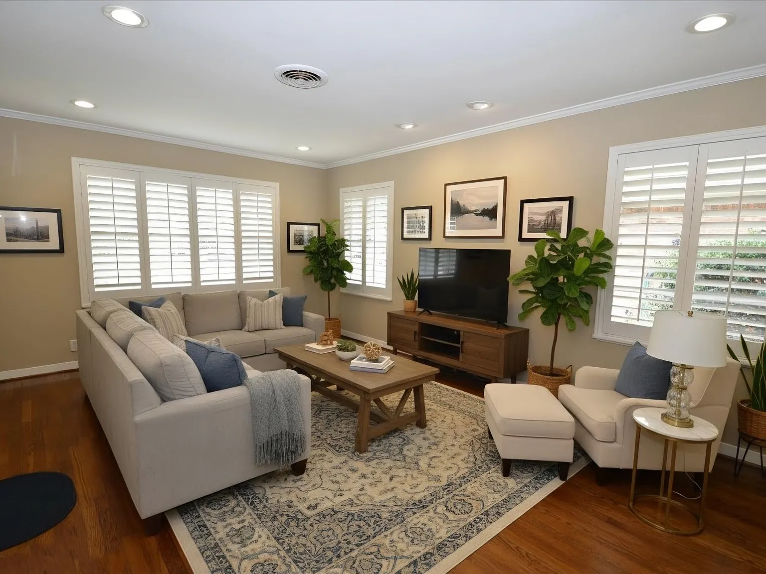 4 bed, 2.0 bath, 1710 sqft, $2,600 — Photo 3