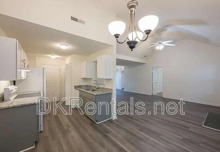 5689 Isleworth Way — Photo 10