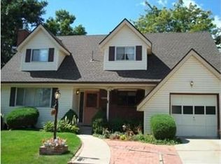 6069 Vivian St, Arvada, CO 80004