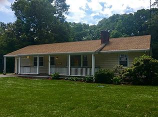 15 Fairfield Dr, North Kingstown, RI 02852