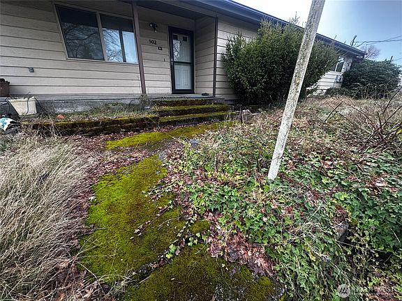3rd image of 902 S Shirley Street