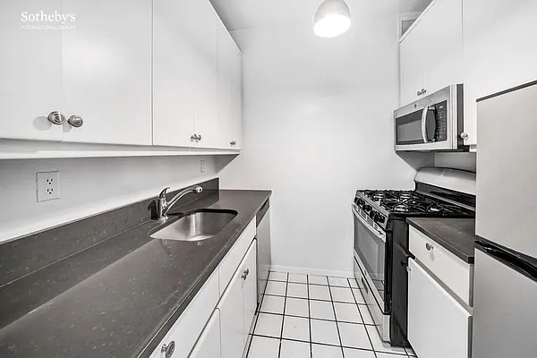 Rented by Sotheby's International Realty | media 8