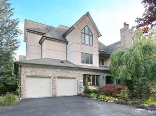 302 Chelsea Mnr UNIT 302, Park Ridge, NJ 07656