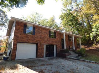 155 Gravitt Ln, Chickamauga, GA