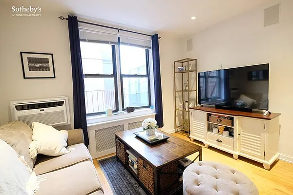 Rented by Sotheby's International Realty | media 17