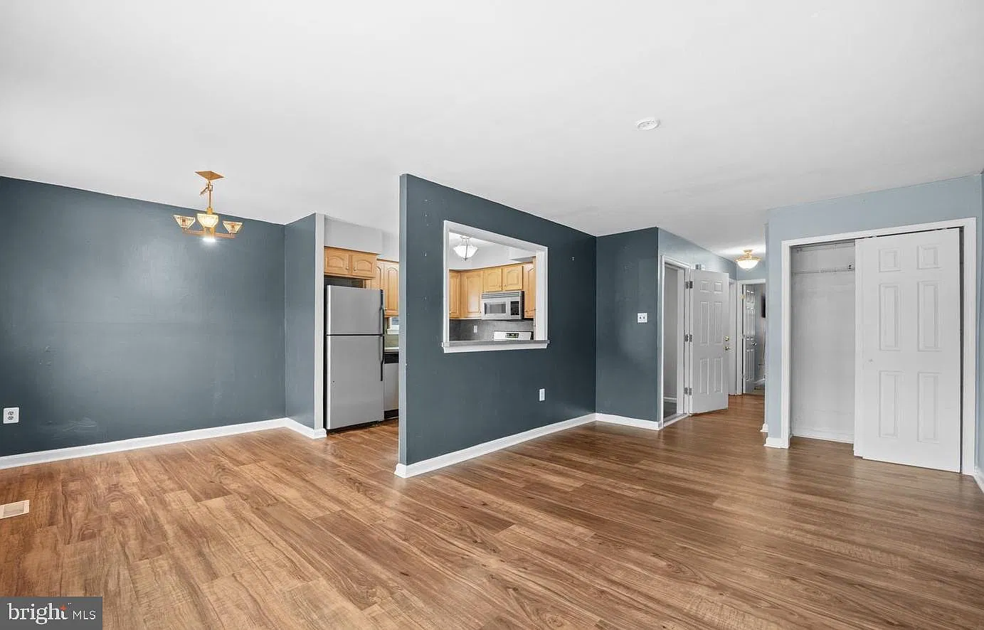 2 bed, 1.0 bath, 900 sqft, $1,900 — Photo 4
