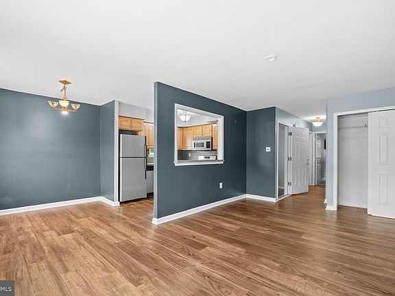 4th image of 9878 Garvey Dr