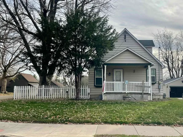 626 E Fort St, Farmington, IL 61531