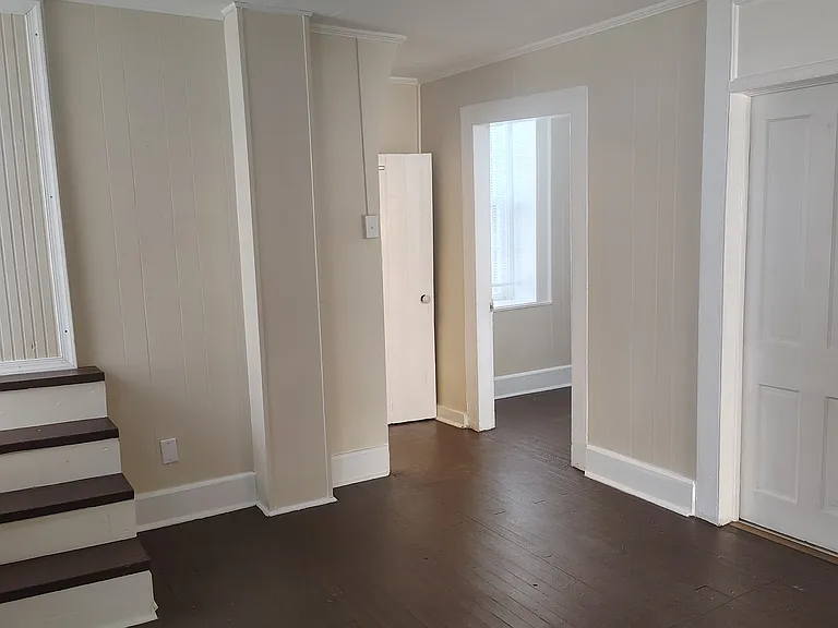 119-123 W Commerce St #B — Photo 14