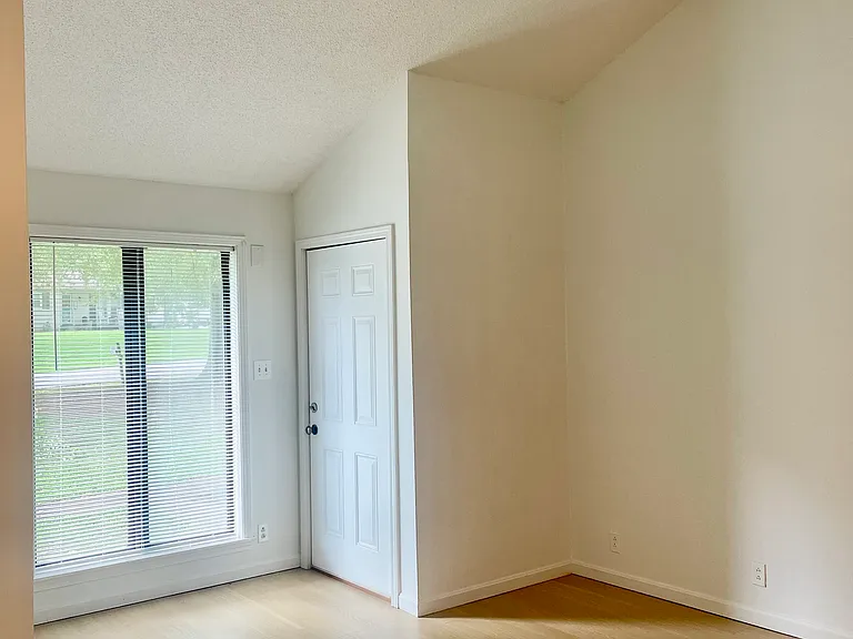 1238 Salem St — Photo 5