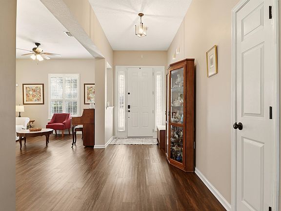5th image of 2117 Swallowtail Ln