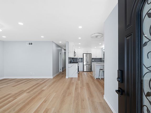3rd image of 4048 Marzo St