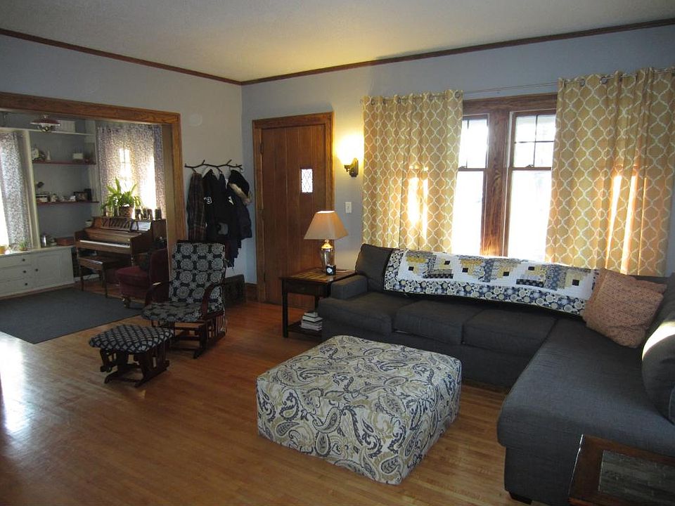 1st image of 800 1st St N