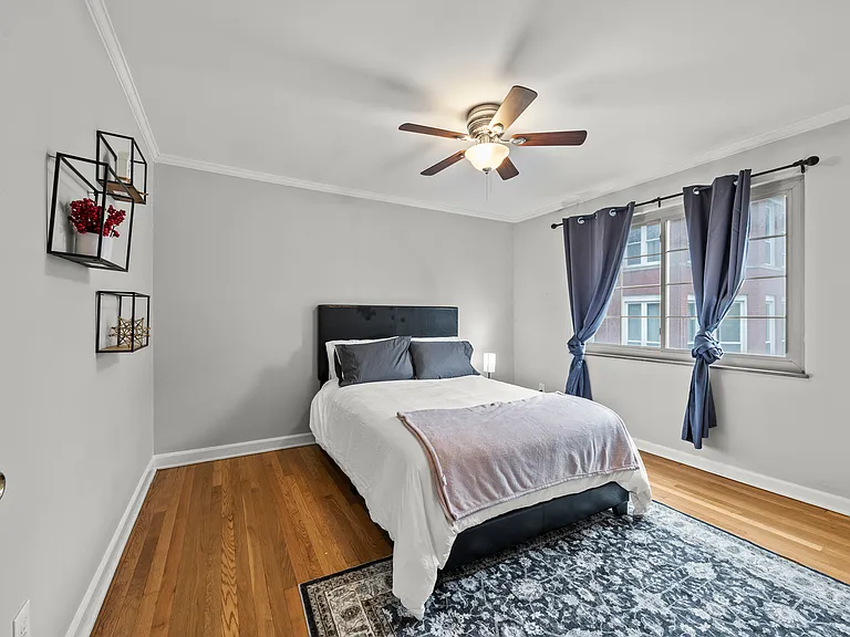 1744 E Broad St — Photo 12